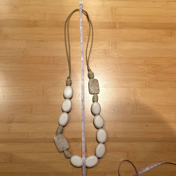 Chunky bone color necklace - Picture 5 of 5